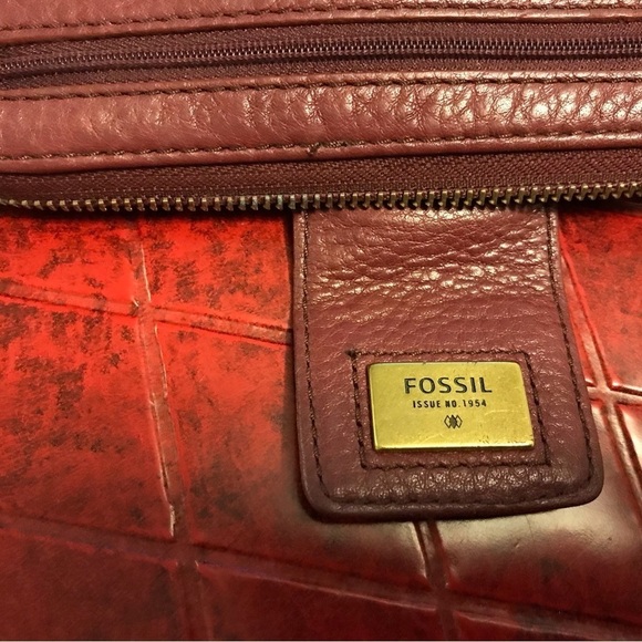 Fossil Pebble Leather Wristlet - Picture 2 of 9